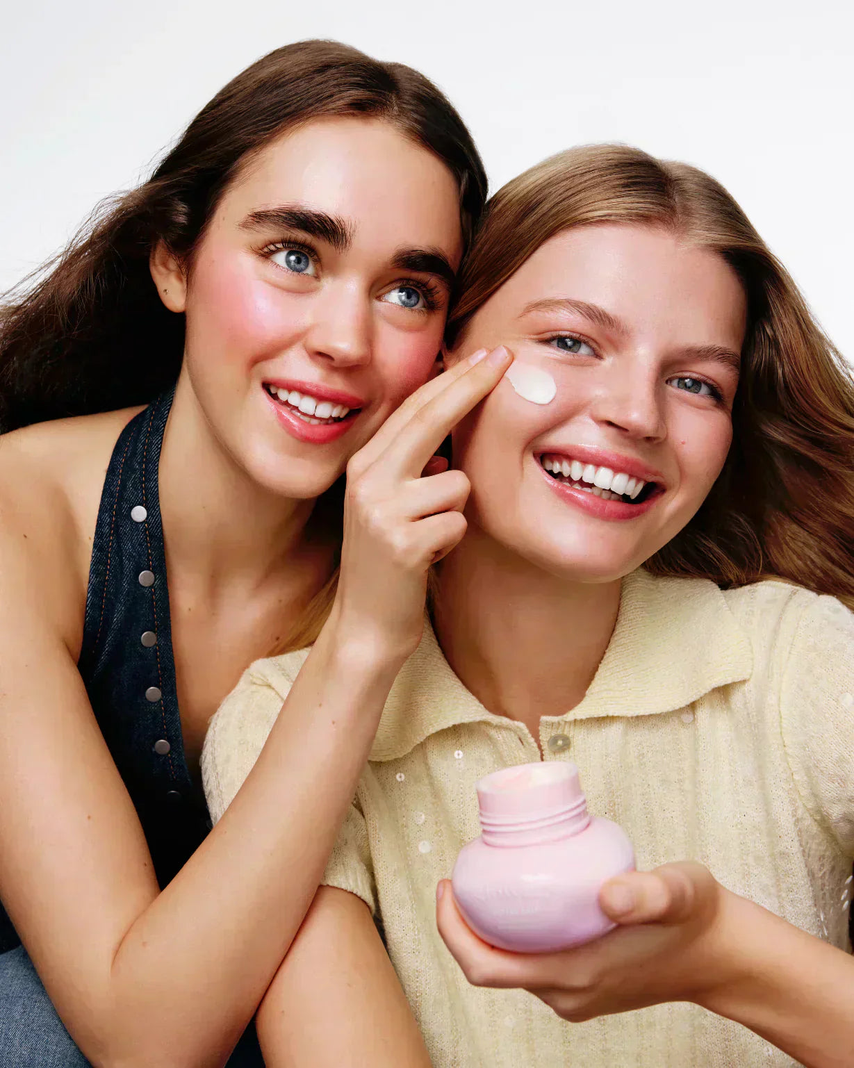 How Social Media is teaching us to hate our skin ?  (and how to change that)